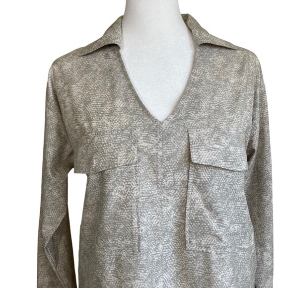 Athleta ‘Zuma’ Relaxed Long Sleeve Blouse Collared Tunic Shirt in Viper Grey - Picture 5 of 16